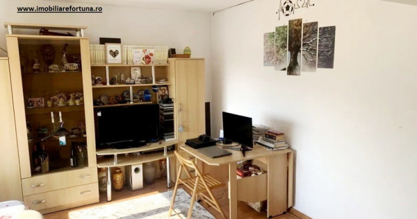 Apartament 2 camere, cu boxa, zona Calea Romanului