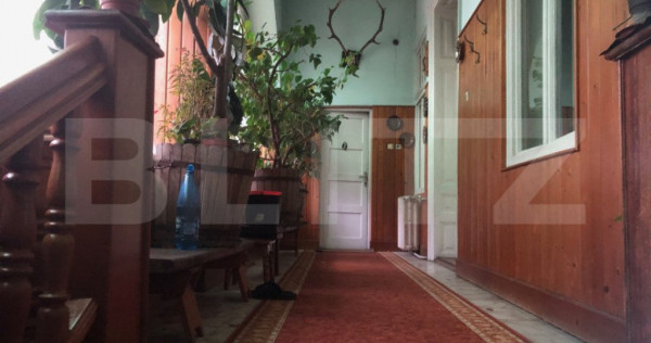 Casa, 4 camere, 250 mp, zona-centrala