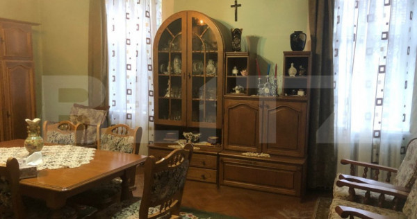 De vanzare casa , 250 mp, doua fronturi , zona Centrala