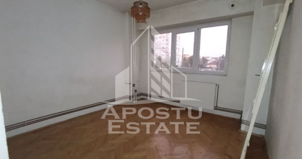 Apartament 3 camere, decomandat, centrala proprie, zona C...