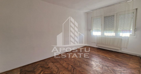 Apartament cu 3 camere, centrala proprie, zona Circumvala...