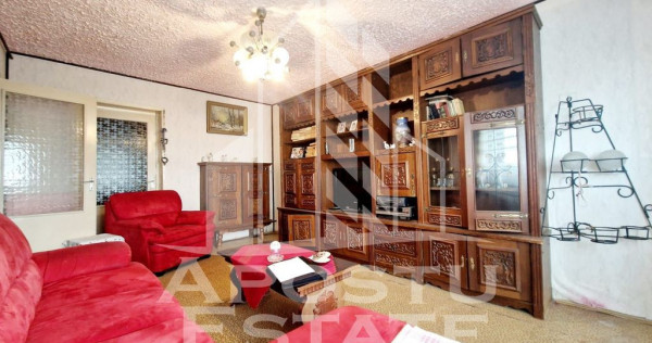 Apartament cu 3 camere,decomandat,98 mp,etaj intermediar,...