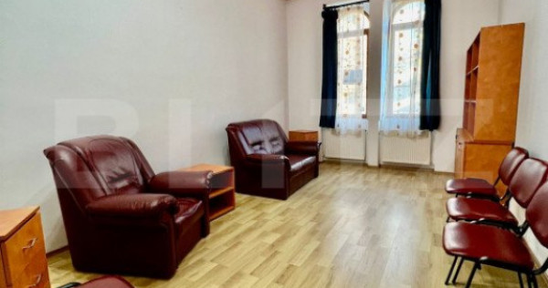 Apartament cu 3 camere decomandate, Parter Inalt, Centru, zo