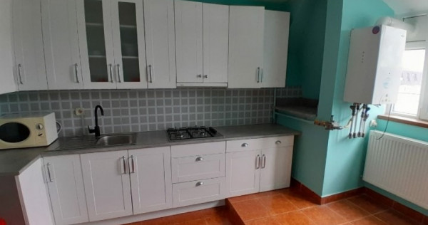 Apartament cu 3 camere Zona Zamca