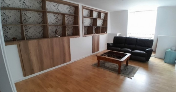 Apartament cu 3 camere Zona Zamca
