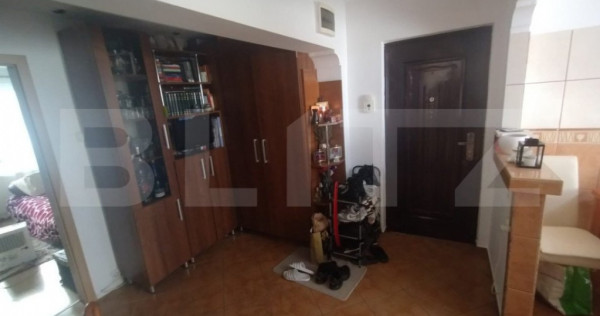 Apartament 3 camere,65mp,decomandat,parter inalt,parcare,zon