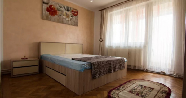 INCHIRIEZ apartament 3 camere decomandat,zona Vasile Aaron