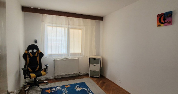 Apartament 3 camere zona ASTRA