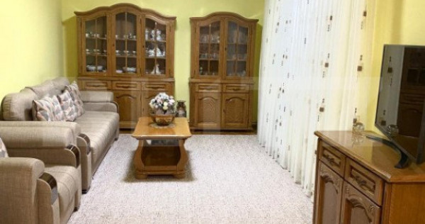 Apartamenu de vanzare, cu 5 camere, 106 mp, zona centrala