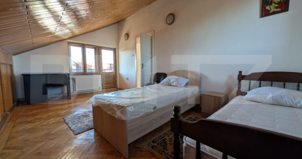 &Icirc;nchiriere Casă 4 camere, 3 Dormitoare, Sufragerie, 2 Bai,