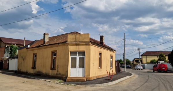 Casa, 3 camere, decomandata, 130mp, curte 70mp, Zona Obor Focsani, VN