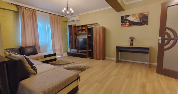 Apartament 2 camere decomandate de inchiriat ,Podu de Fier, zona spita