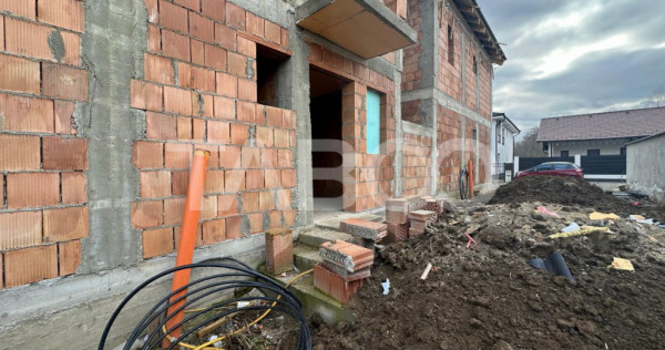 Casa individuala de vanzare in Selimbar 130 mpu curte libera