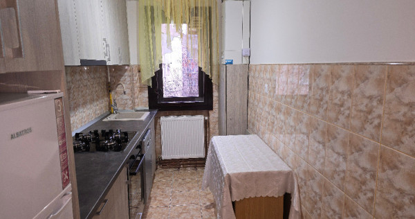 Inchiriez apartament in Deva, zona Al. Armatei, suprafata utila 37mp,