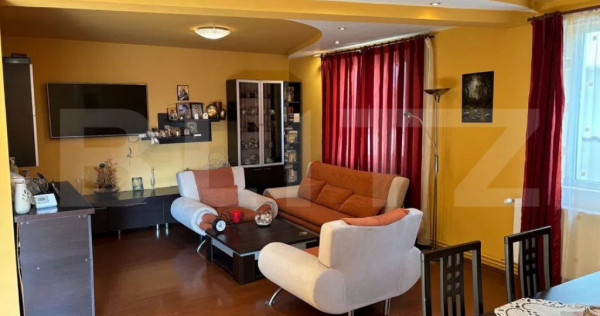 Casa P+1 de vanzare, cu 4 camere, 180 mp, zona Micro 2