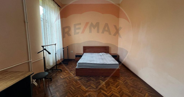 Apartament cu 2 camere de închiriat în zona Ultracentral