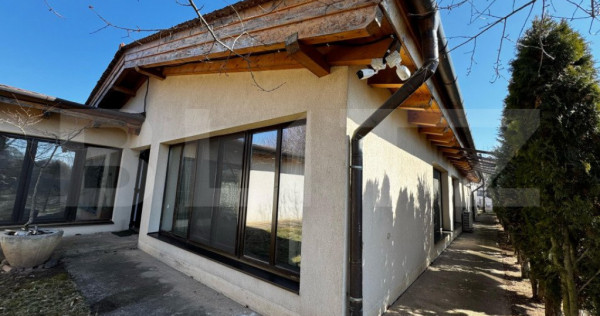 Casa cu 4 camere, 260 mp, zona Cetate