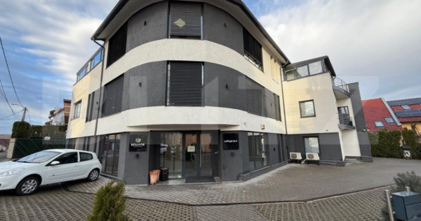 Cladire de birouri moderna, 15 incaperi, 900 mp, zona Europa