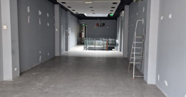 Zona Centrul Isoric Etaj 1 supr 140mp cu intrare separata...