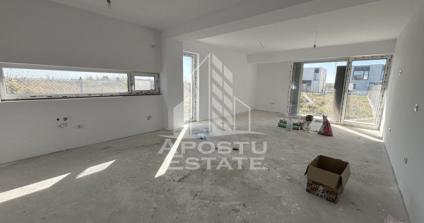 Jumatate de duplex cu 4 camere in zona Padurea Verde