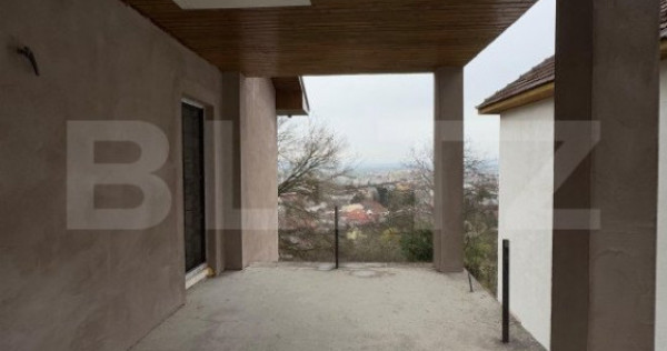 Apartament cu 3 camere, 120 mp, zona Cetății-Ansamblu rezi