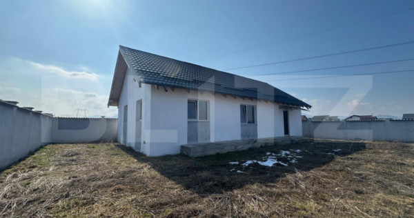 Casă de V&acirc;nzare cu 3 camere &icirc;n Cartierul Izvor, Tărlung