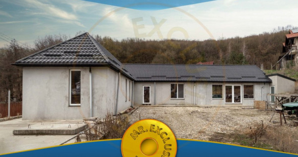 Casă modernă cu 5 camere într-o zonă liniștită de deal