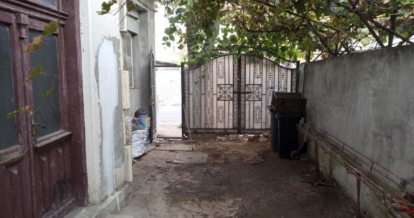 Casa -Metrou Eroii Revolutiei