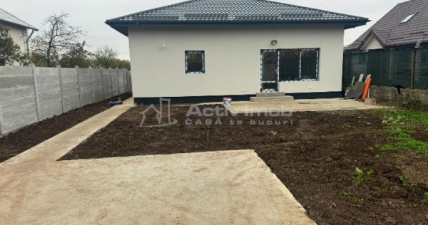 Casa individuala-3 camere-Toate utilitatile-Asfalt-STB-Mutar