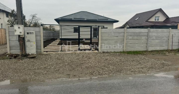 Casa individuala-3 camere-Toate utilitatile-Asfalt-STB-Mutar