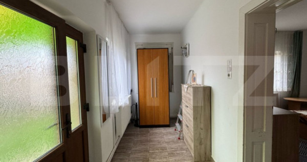 Casa de vanzare, cu 3 camere, 120 mp, 1080 mp teren, zona Si