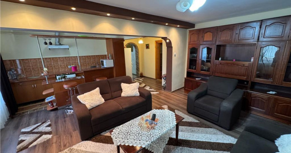 Apartament 3 camere, 92mp , etaj 4 cu acoperis, mobilat si u