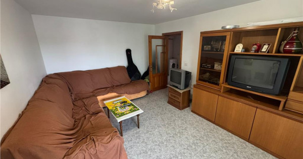 Ap 2 cam. zona Independentei-Piata,56 mp utili,et3/3,hol pat