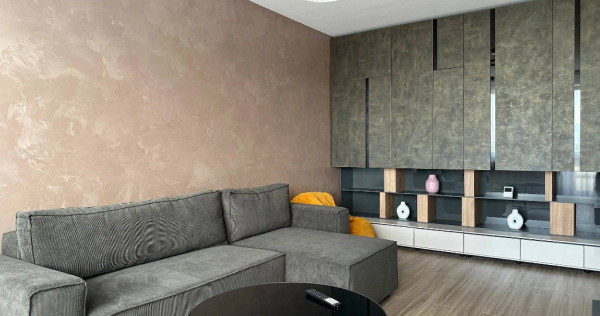 Apartament cu 2 camere, decomandat - zona Tractorul