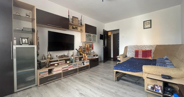 Calea București - 3 camere, spatios, etaj intermediar, boxa!