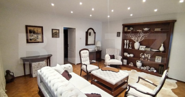 Vilă de lux de vanzare, 15 camere, 550 mp, zona Micro 6, c