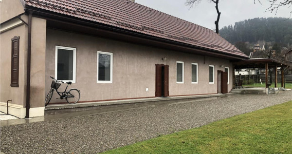 Casa individuala, 3 Camere Decomandat, Curte, Terasa, Centra