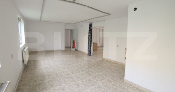 Spatiu comercial de vanzare, 85 mp, zona Decebal