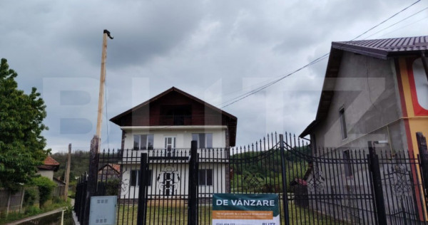 Casa de vanzare, cu 6 camere, 288 mp, zona Voinesti