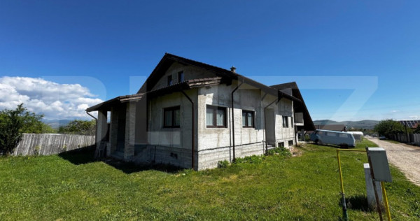 Casă individuală, de vanzare, cu 4 camere, 250 mp utili,