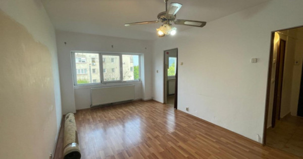 Garsoniera de vanzare, 24 mp, zona Combinat