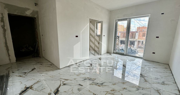 Apartament 2 camere, pod propriu, bucatarie inchisa, parc...