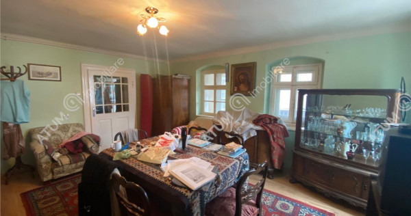 Casa cu 4 camere si anexe in comuna Mohu din Selimbar