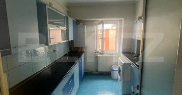 Apartament de vanzare, cu 3 camere, semidecomandat, 84 mp, z