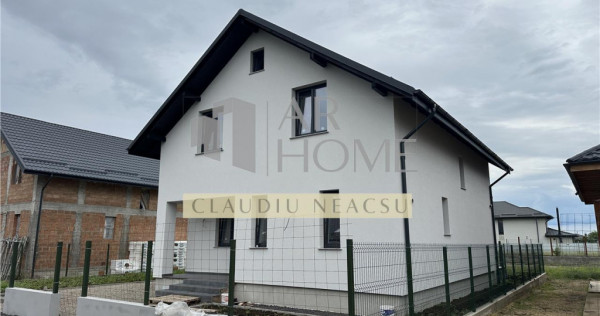 Casa de , 4 camere, Strejnicu, Prahova, la cheie