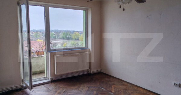 Apartament de vanzare cu 3 camere, 69 mp, zona Str. Botizulu