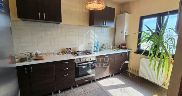 Apartament cu 3 camere, centrala proprie, zona Dacia