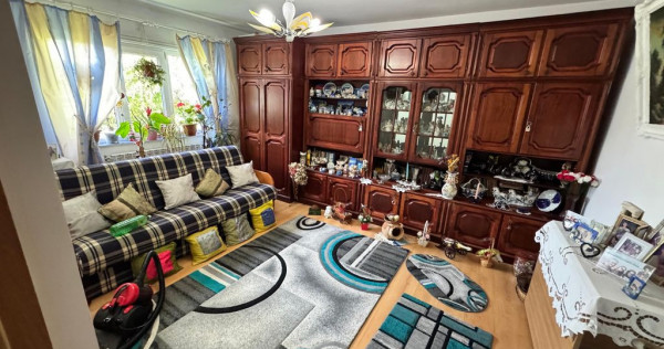 Apartament 4 camere decomandat CET