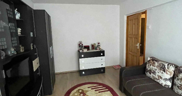 Garsoniera decomandata - zona Racadau