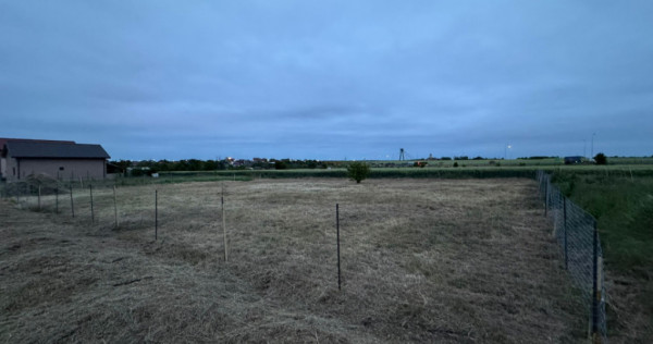 Teren 980 mp situat in zona Lazu